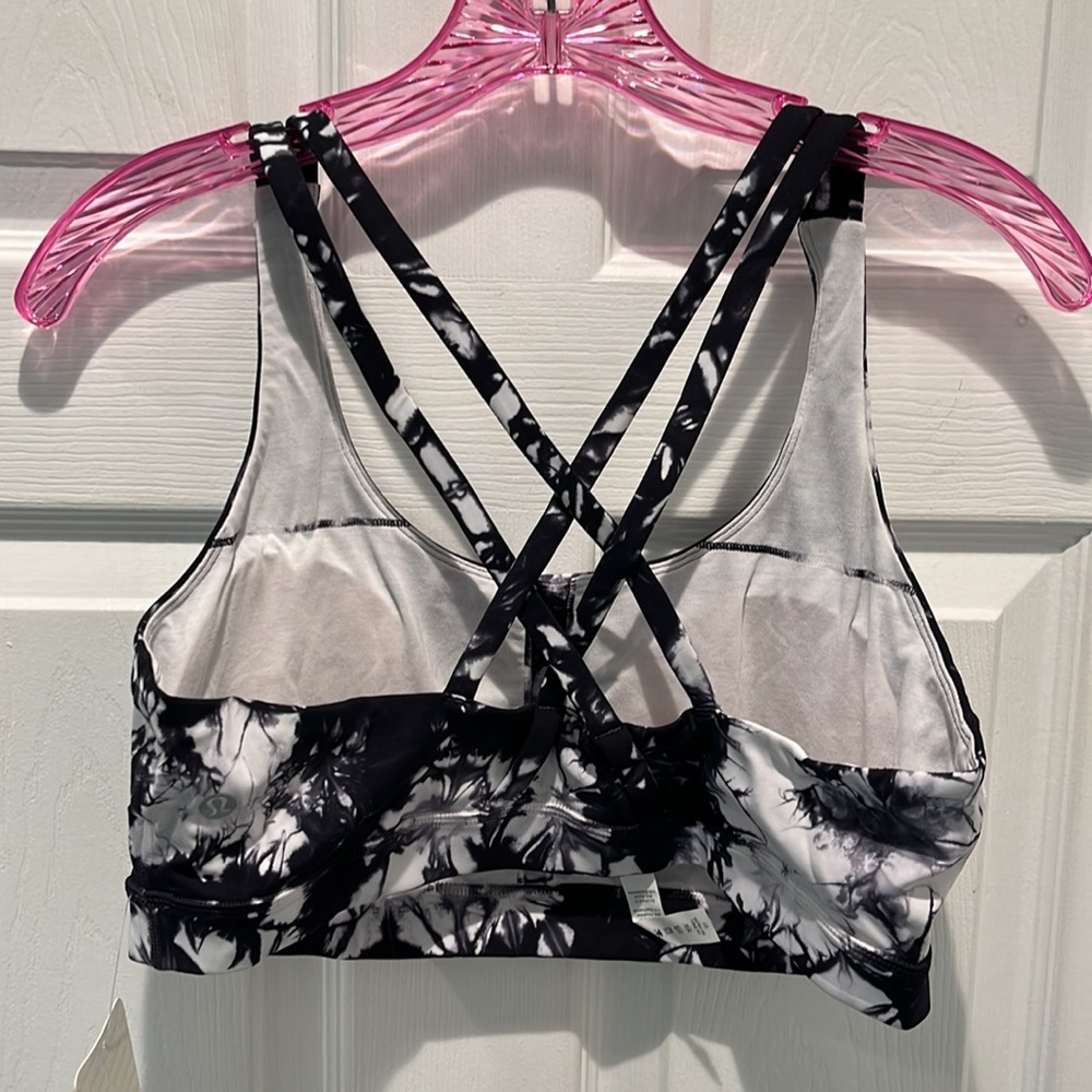 BNWT’S . Lululemon Energy Bra - Picture 7 of 7